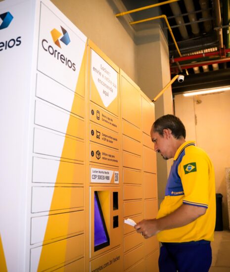 Primeiro armário inteligente dos Correios em Pernambuco é instalado no Bairro do Recife (Imagem: Izabele Brito)