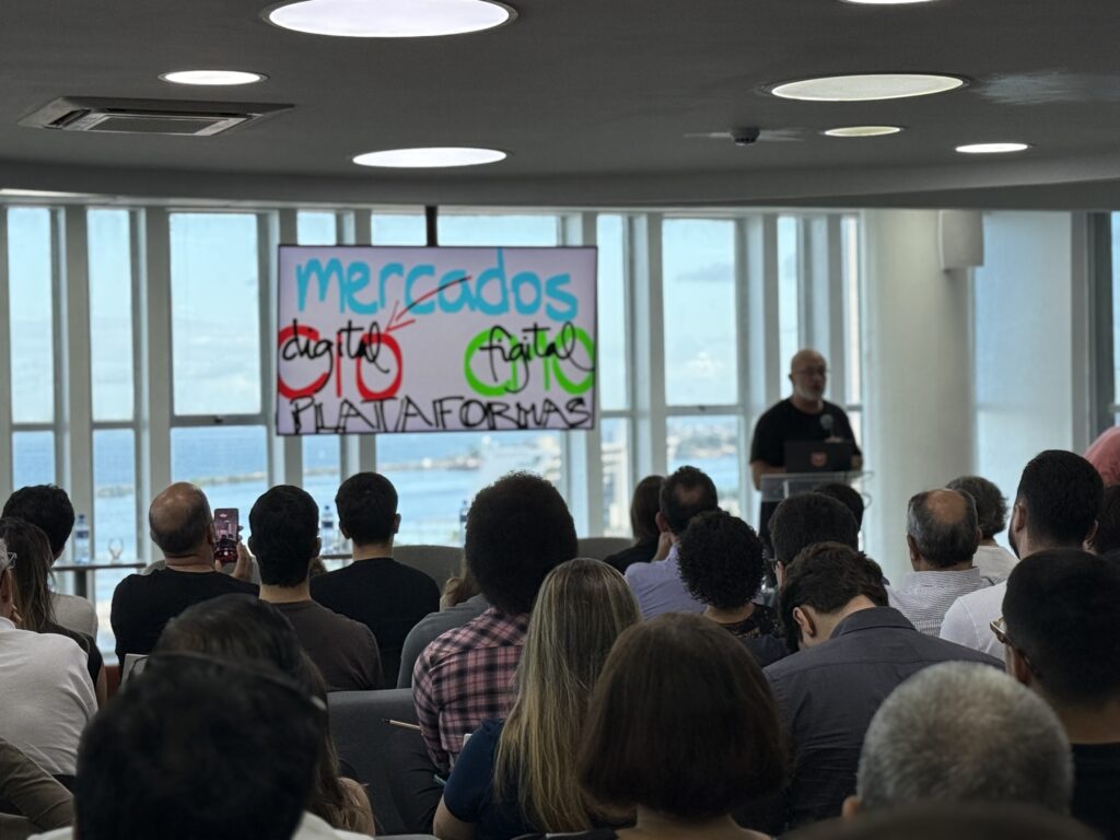 Silvio Meira durante evento para marcar os dois anos do Marketing do Futuro