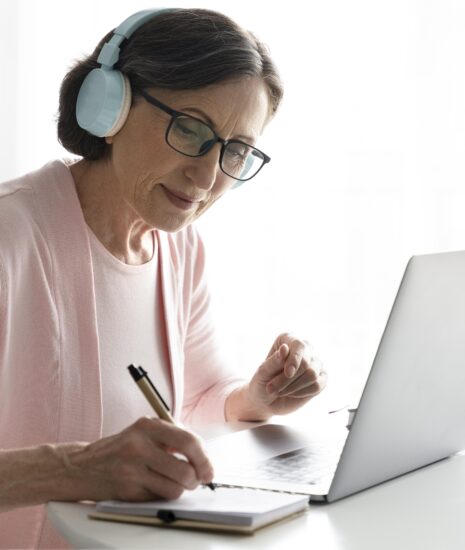 Unesco alerta para necessidade de capacitação de professores em IA (Imagem: Freepik)