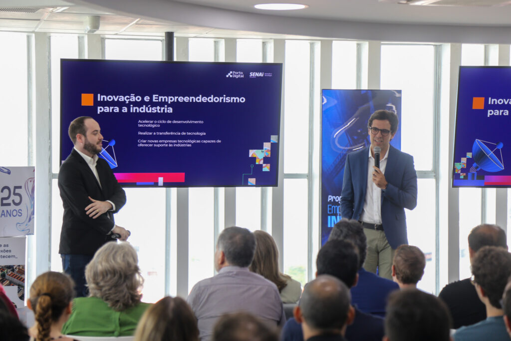 Oziel Alves, diretor de Inovação e Tecnologia do Senai-PE, e Heraldo Ourem, diretor de Inovação e Competitividade Empresarial do Porto Digital