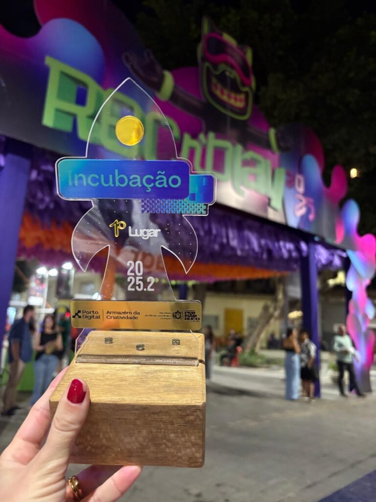 Prêmio da incubação para a Flagr no REC'n'Play 2025 (Crédito: Renata Oliveira/Arquivo Pessoal)