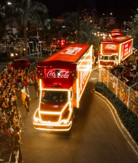 Caravana do Papai Noel da Coca-Cola sai do Marco Zero neste sábado (21) (Imagem: Bruno Maia)