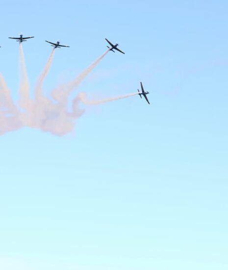 Esquadrilha da Fumaça no Bairro do Recife (Crédito: Hélia Scheppa/Arquivo PCR)