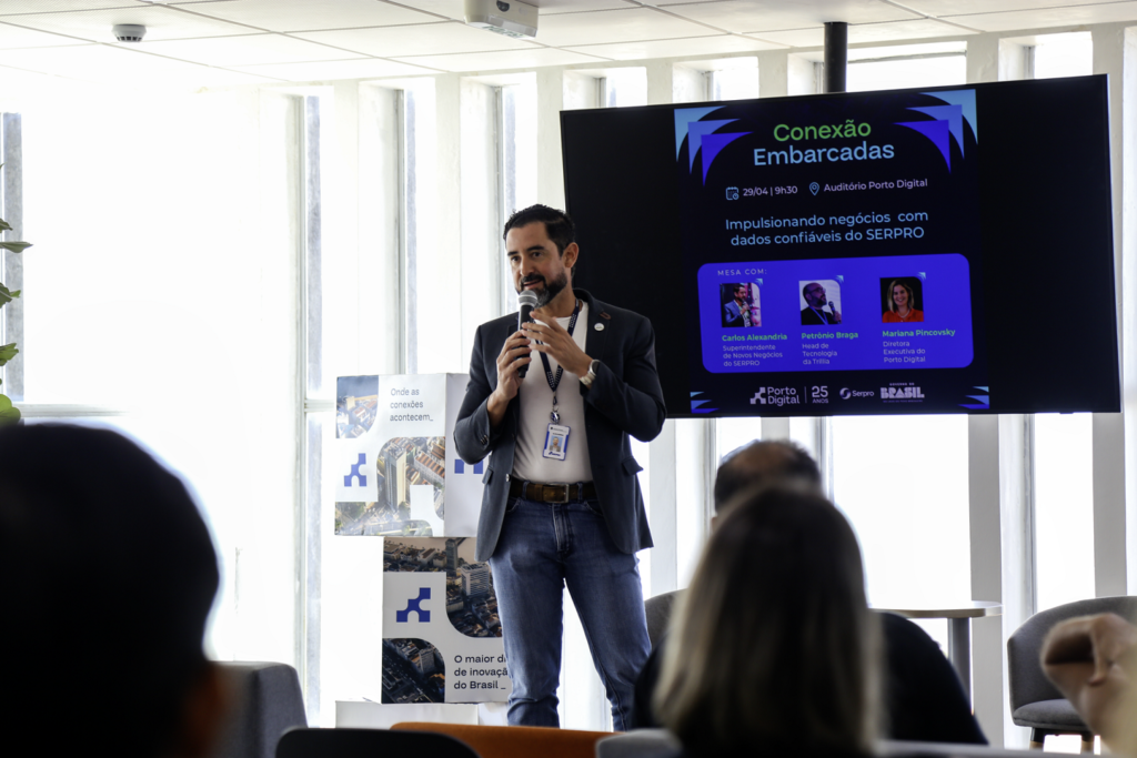 Carlos Alexandria apresenta benefício para embarcadas durante o Conexão Embarcadas